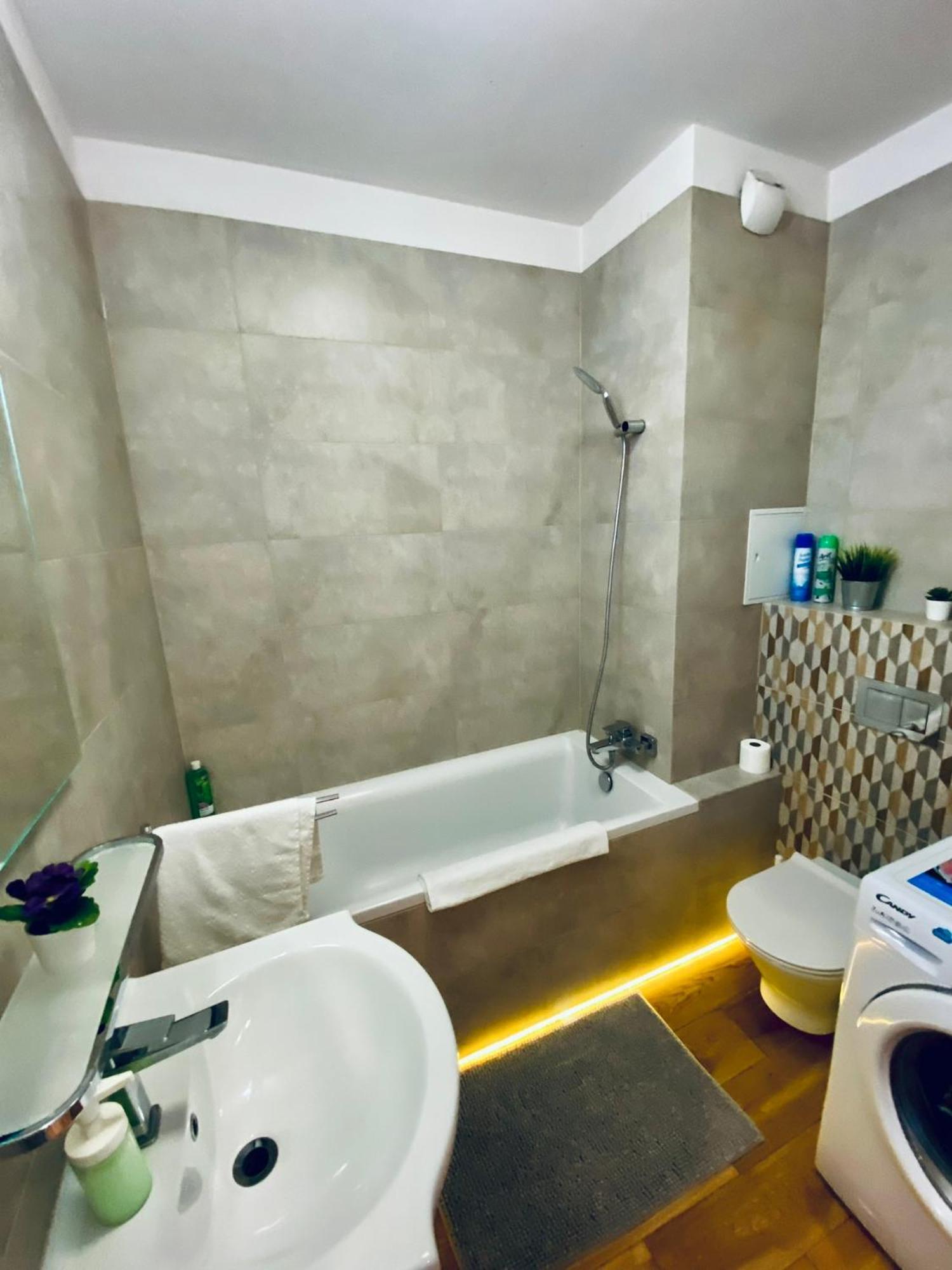 ורוצלב Apartament, Free Parking, Blisko Rynek-Dworzec Pkp-Pks, Sklepy מראה חיצוני תמונה